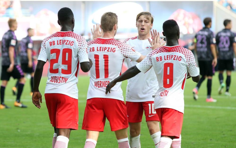 有人在首秀 有人在首秀